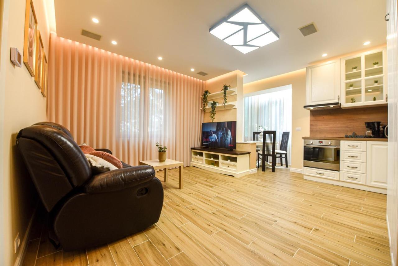 Green Leafy Brasov - Ideal 2 Bedroom Apartment Экстерьер фото