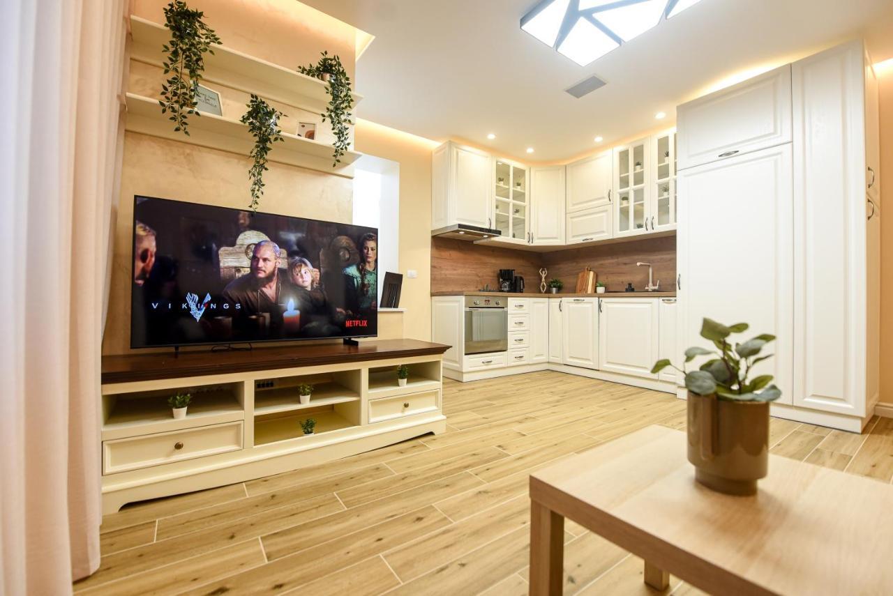Green Leafy Brasov - Ideal 2 Bedroom Apartment Экстерьер фото